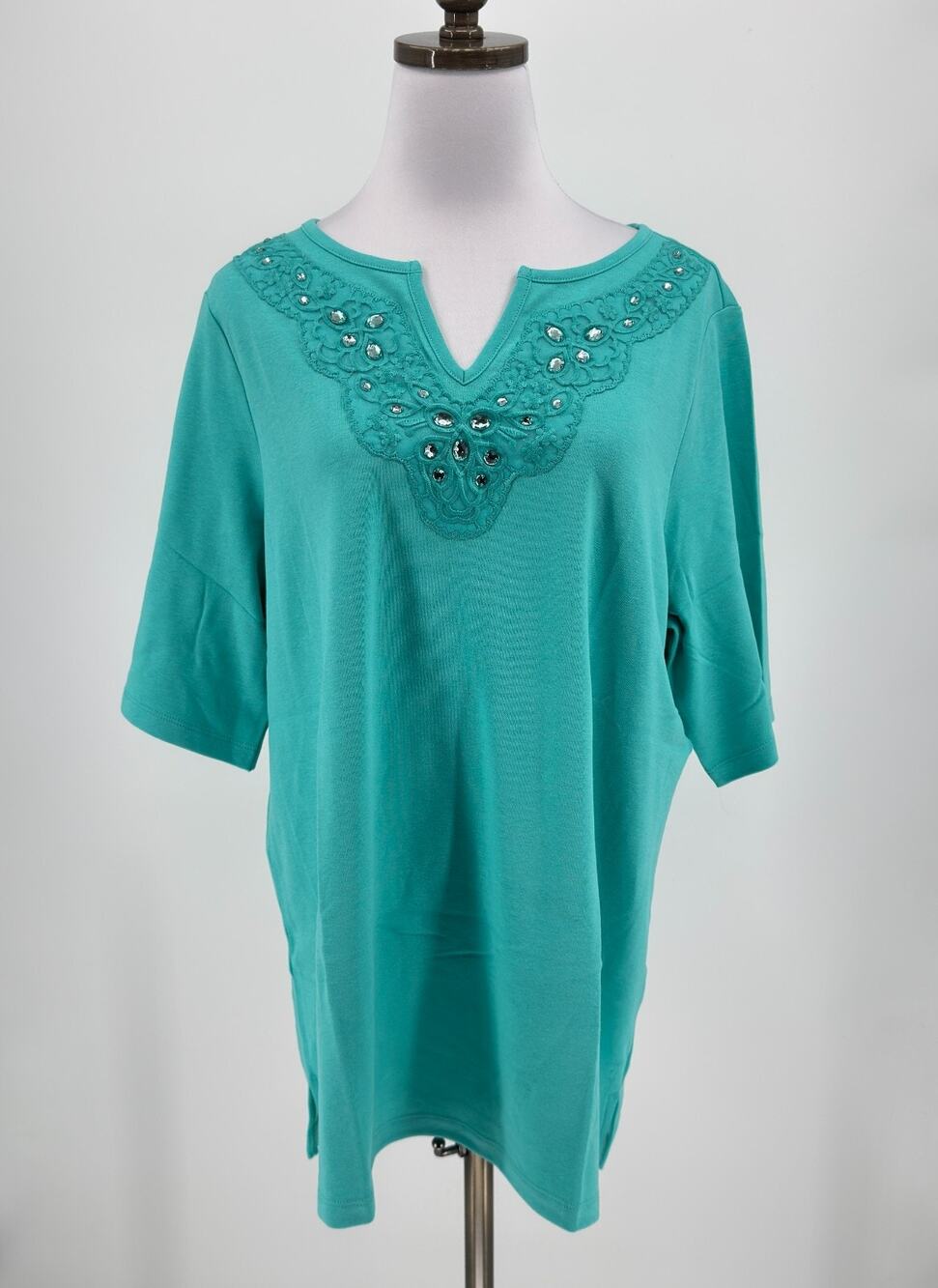 Quacker Factory Teal Lace Embellished Split V Elbow Sleeve Top Sz 1X NEW